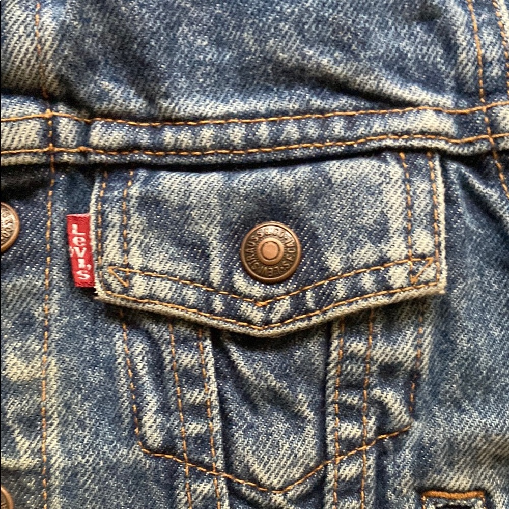 Vintage Levi's Blue Jean Jacket Classic Denim Style - Picture 4 of 8